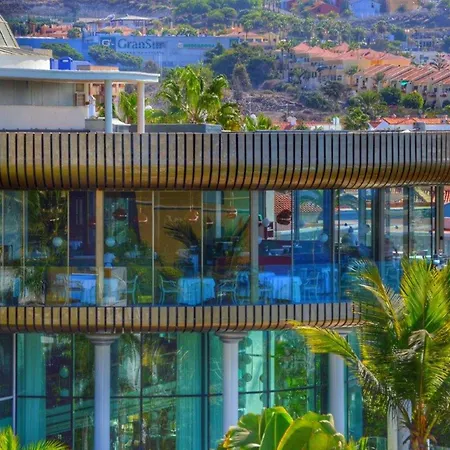 尼瓦利亚花园酒店 5* 阿德耶