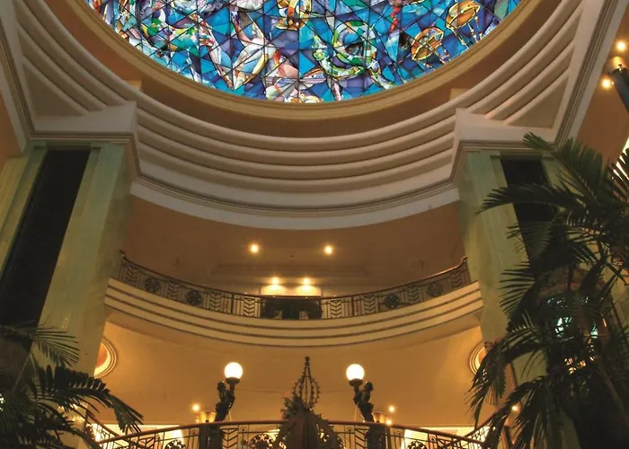 尼瓦利亚花园酒店 5*