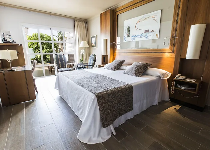 尼瓦利亚花园酒店 阿德耶