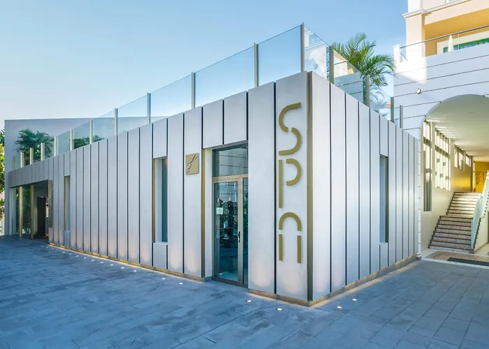 尼瓦利亚花园酒店 5* 阿德耶