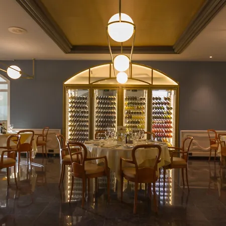 尼瓦利亚花园酒店 酒店 阿德耶