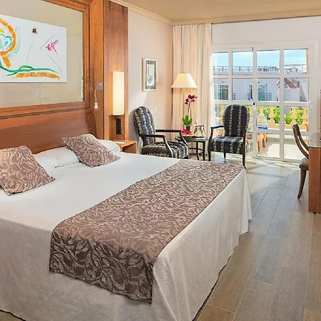 尼瓦利亚花园酒店