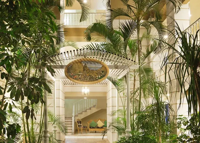 Adrian Jardines De Nivaria Адехе