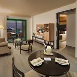 尼瓦利亚花园酒店 5*