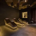 尼瓦利亚花园酒店 5* 阿德耶