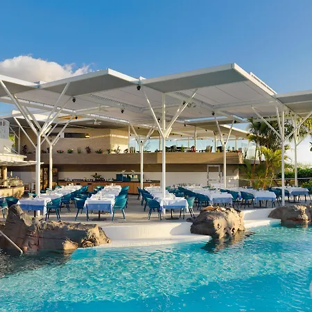 ホテル ハルディネス デ ニヴァリア アデヘ