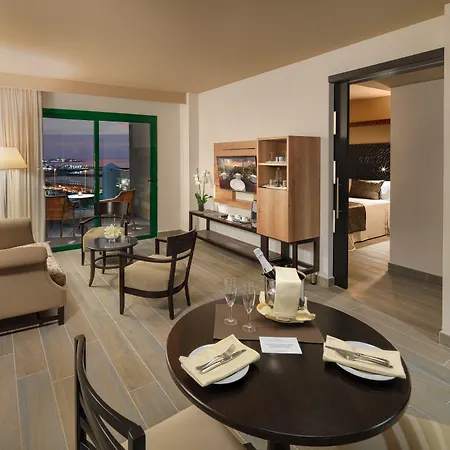 아드리안 오텔레스 하르디네스 데 니바리아 5*