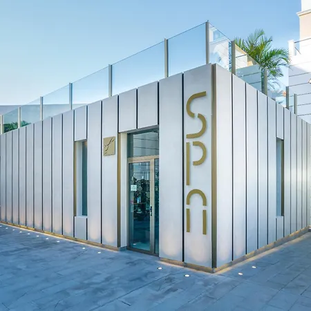 아드리안 오텔레스 하르디네스 데 니바리아 5* 아데제