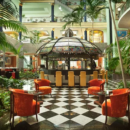 아드리안 오텔레스 하르디네스 데 니바리아 5*